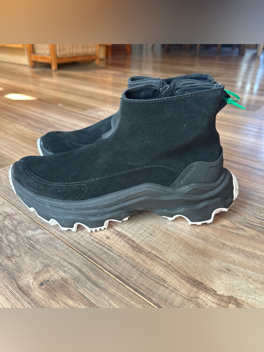 NEW Sorel Women's Kinetic Breakthru Acadia WATERPROOF boots black Suede Sz 10